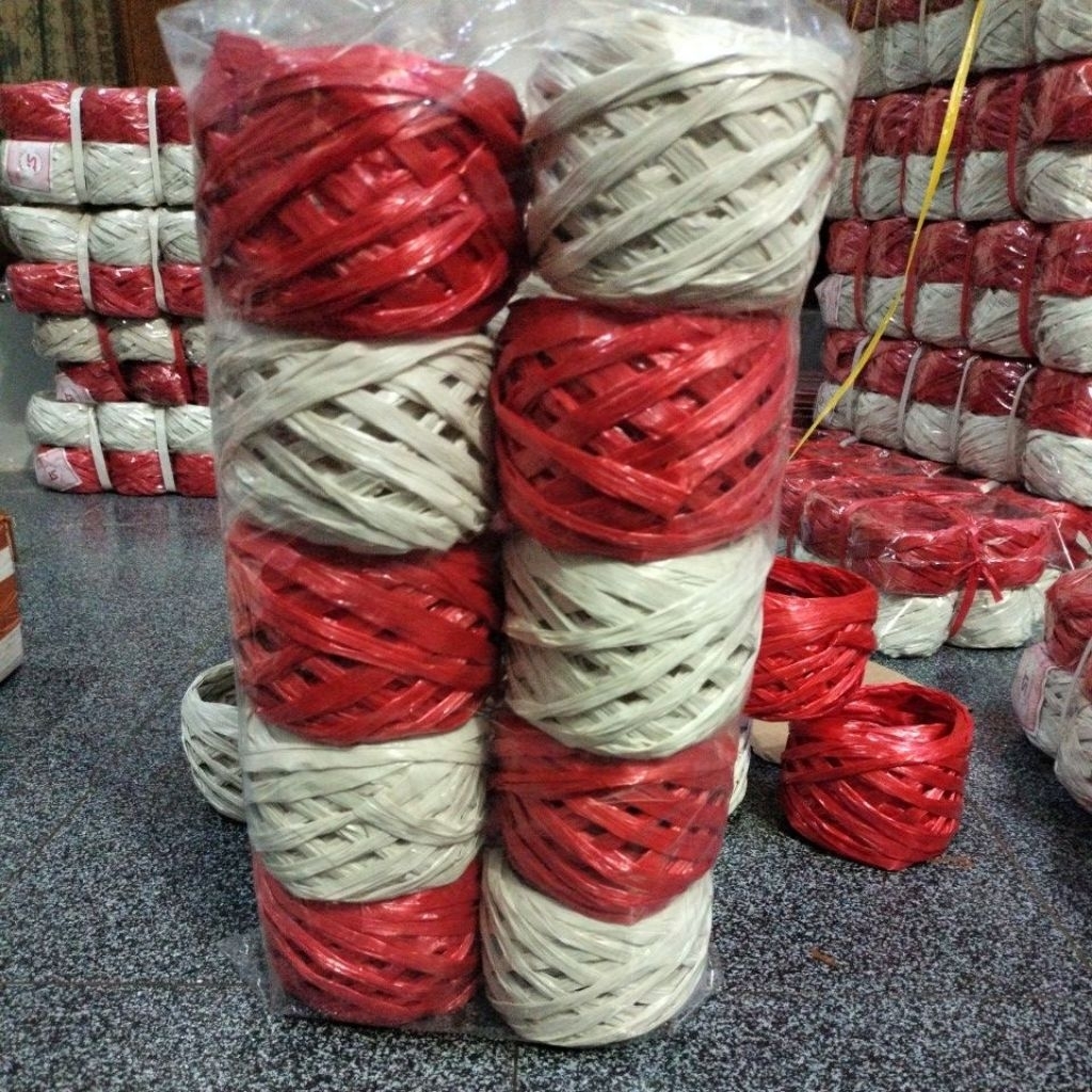 

rafia merah putih ecer 3000 isi 10 murah bisa untuk jual lagi