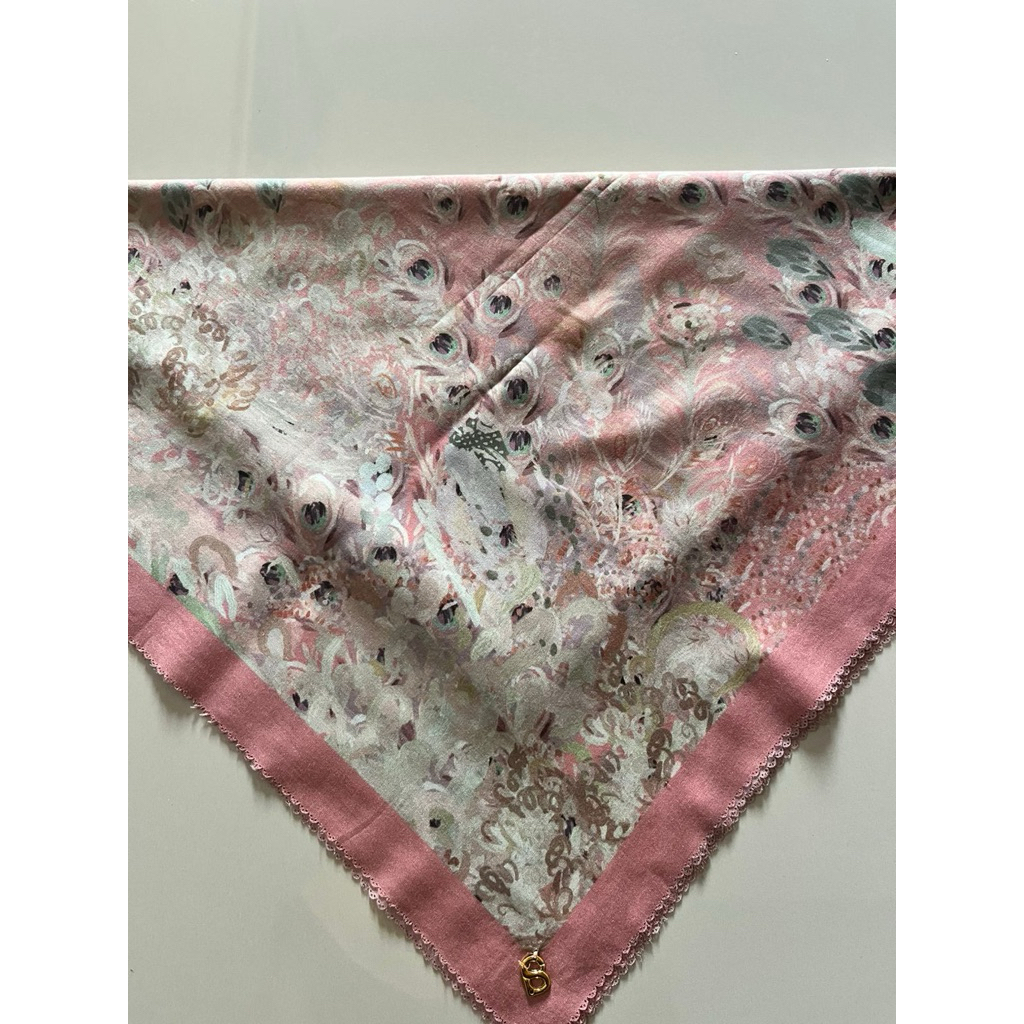 buttonscarves eddera preloved