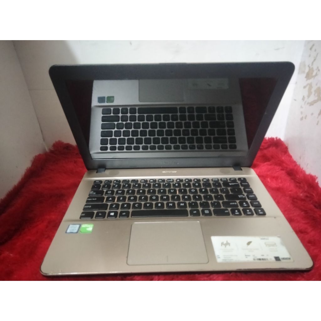Laptop high kencang Asus x441UB/core i3 gen7 ram4gb/VGA Intel+ Nvidia mx110