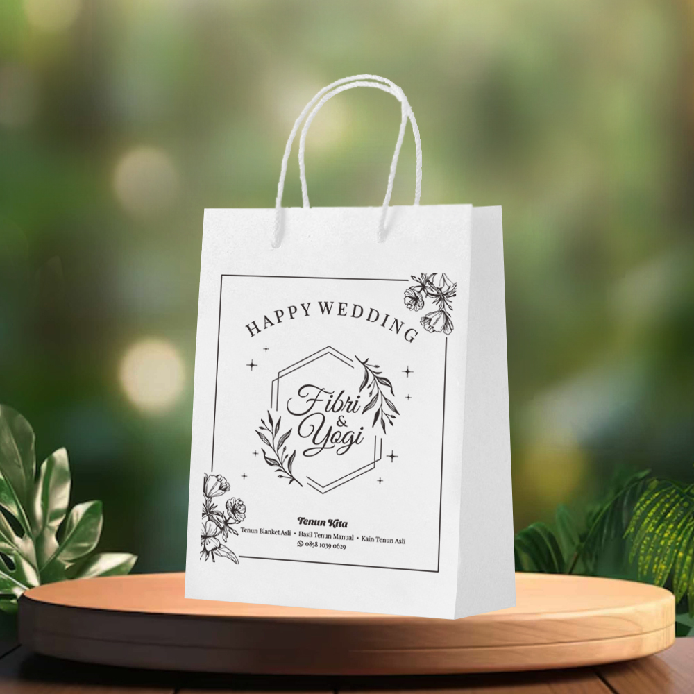 

Paperbag Putih Sablon 20x10x25/ Paperbag Polos Putih / Paperbag Putih 20x10x25 / Tas Kertas / Paperbag Sablon Custom