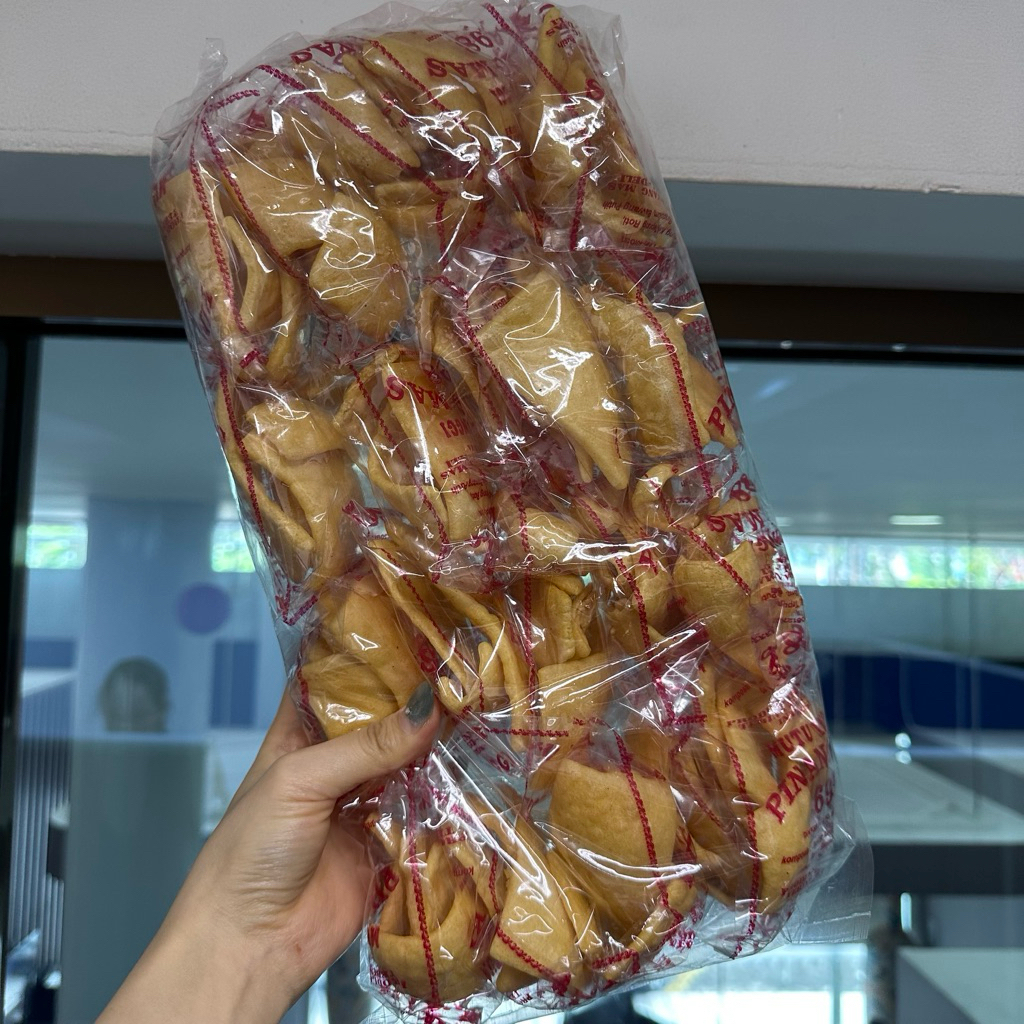 

KERUPUK KUNING COCOK UNTUK SATE PADANG