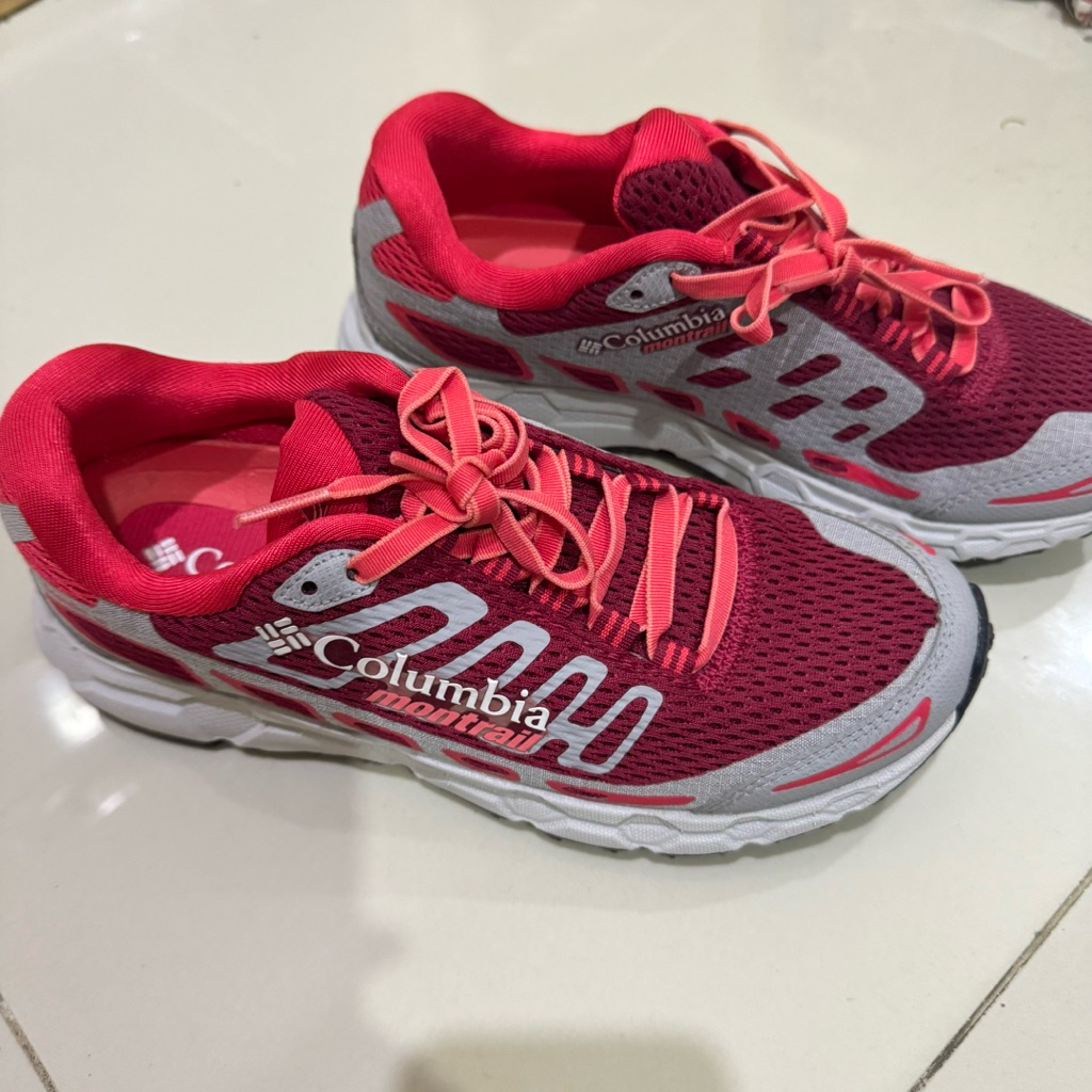 sepatu olahraga Columbia Montrail Bajada 3 NEW