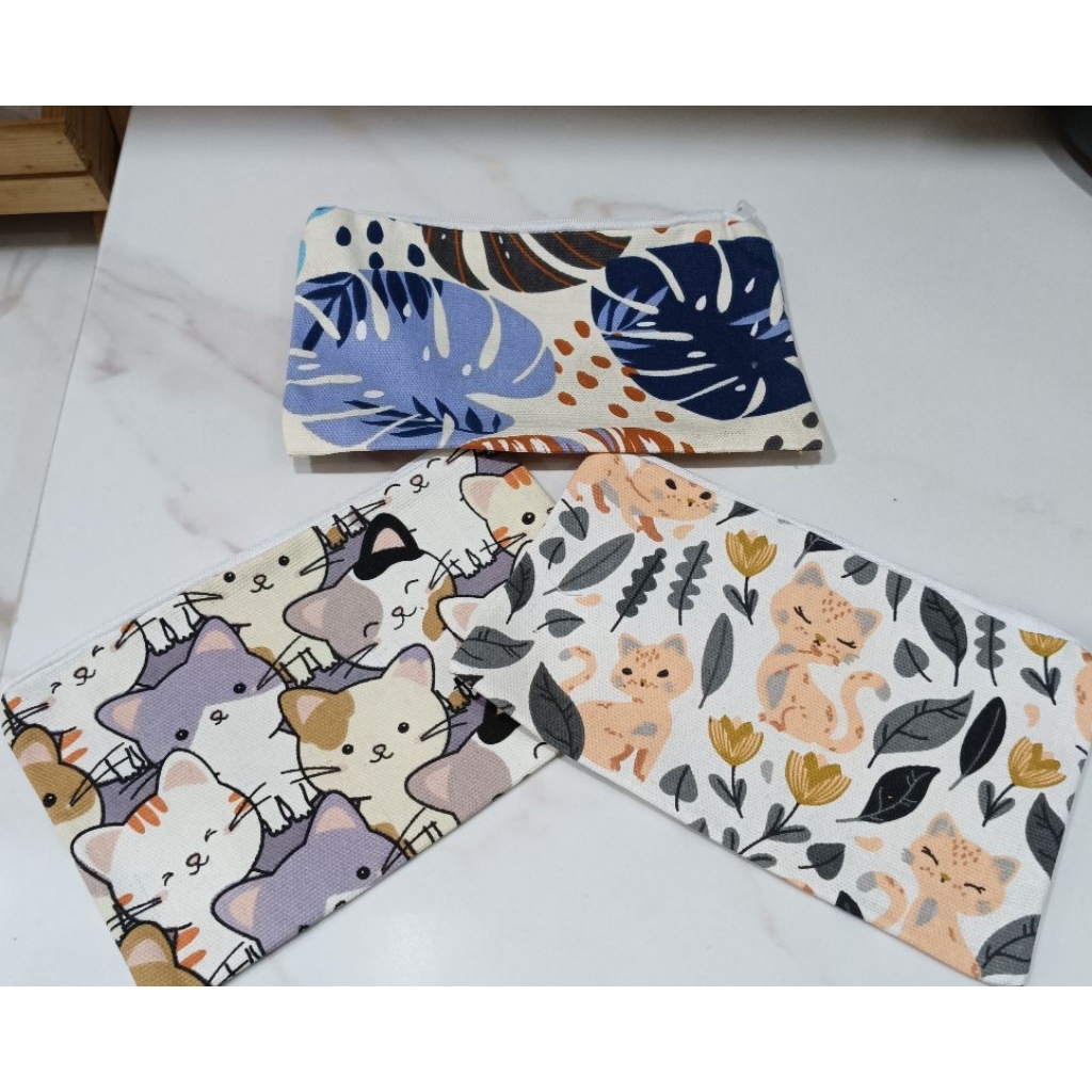 

TEMPAT PENSIL / POUCH / DOMPET KANVAS (20 X 13 CM)