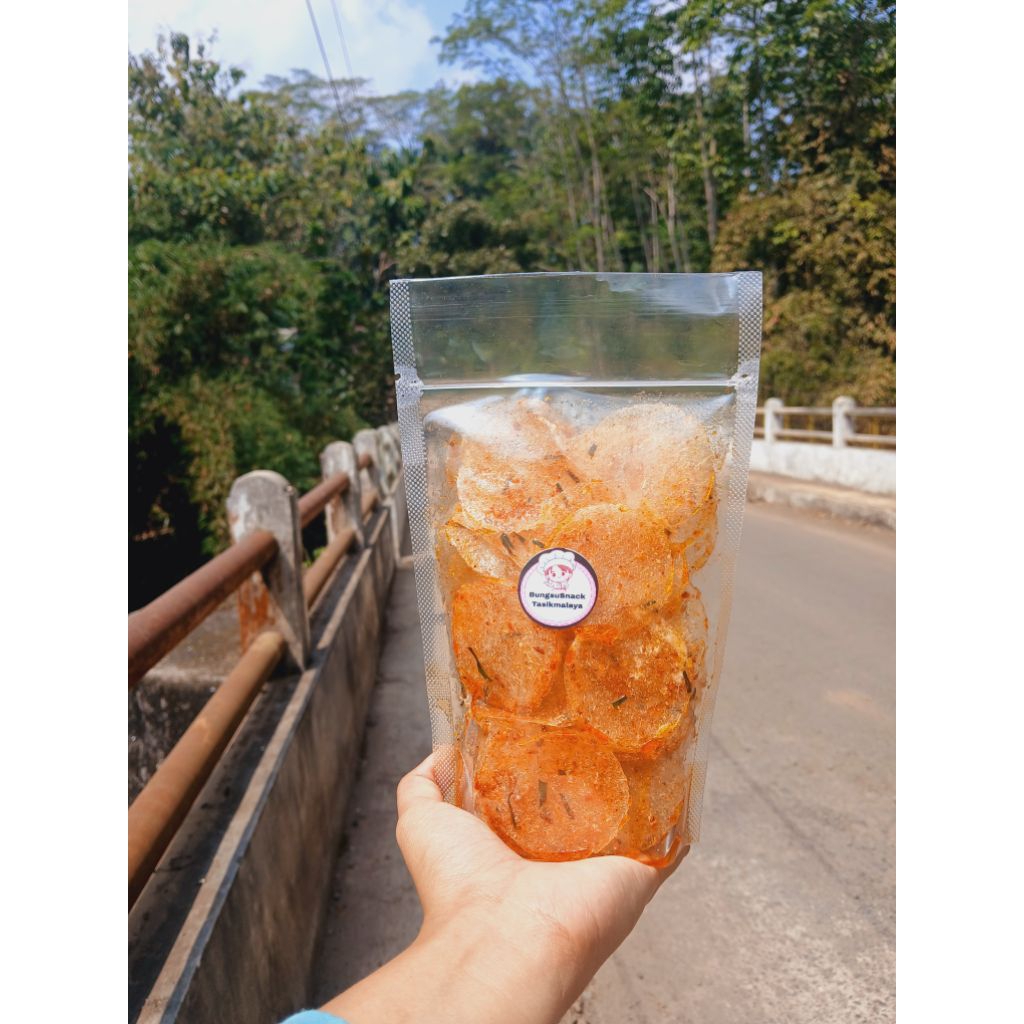 

Keripik kaca pedas daun jeruk 250 gr