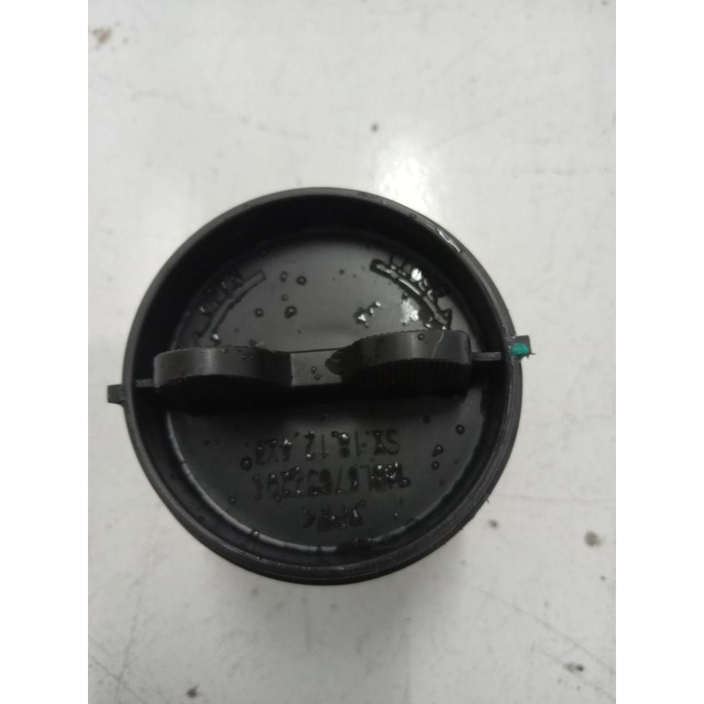 TUTUP PEMBUANGAN AIR DRAIN PUMP MESIN CUCI LG 8KG FM1208N3W