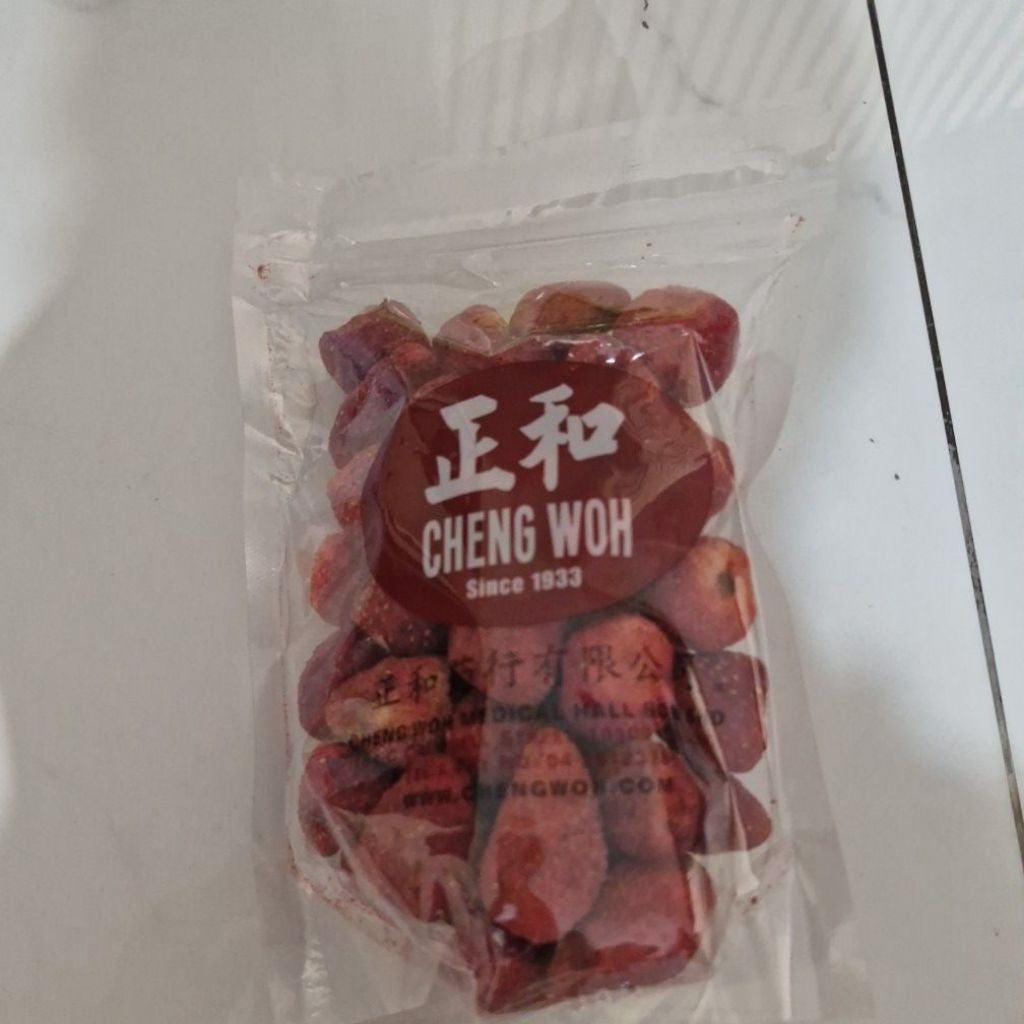 

cheng woh freeze dried strawberries crispy 100gr