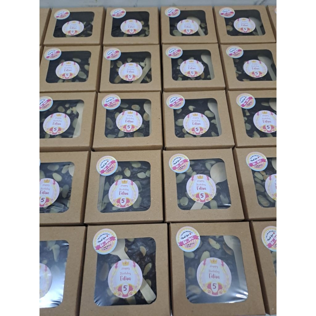 

Hamper cake brownies 10x10