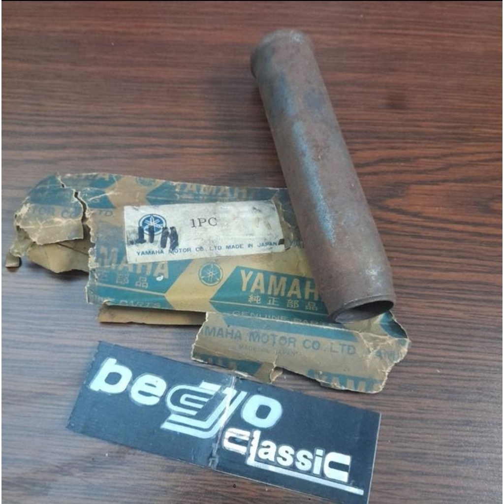 selongsong gas hand grip handfaat YAMAHA U5 U7 V75 V70 ORISINIL ORI ORIGINAL YAMAHA MADE IN JAPAN
