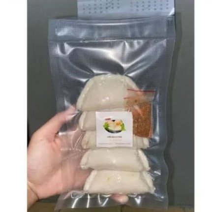 

Cireng Frozen Ayam Suwir Pedas ( isi 5 )