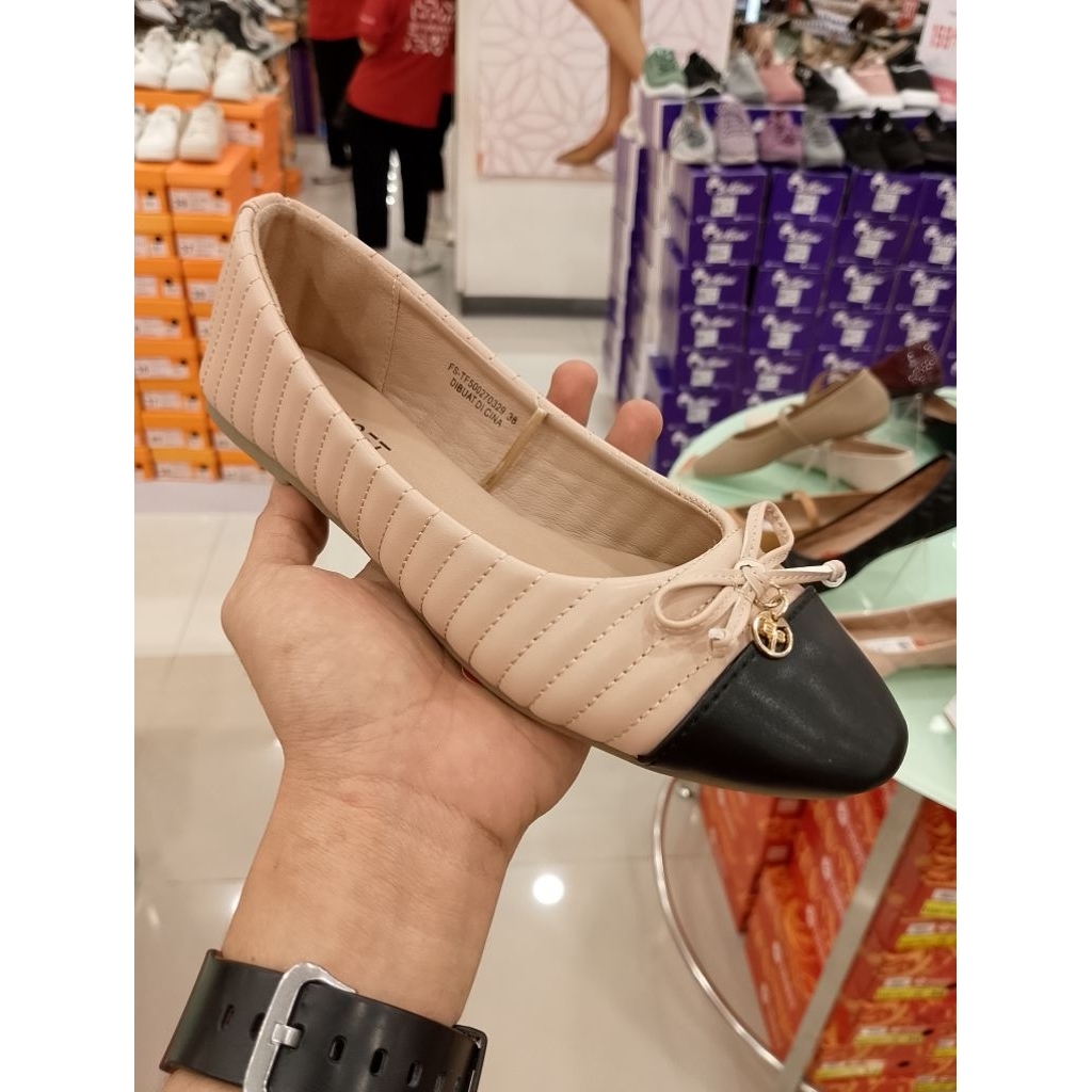 Triset Sepatu Wanita Flat