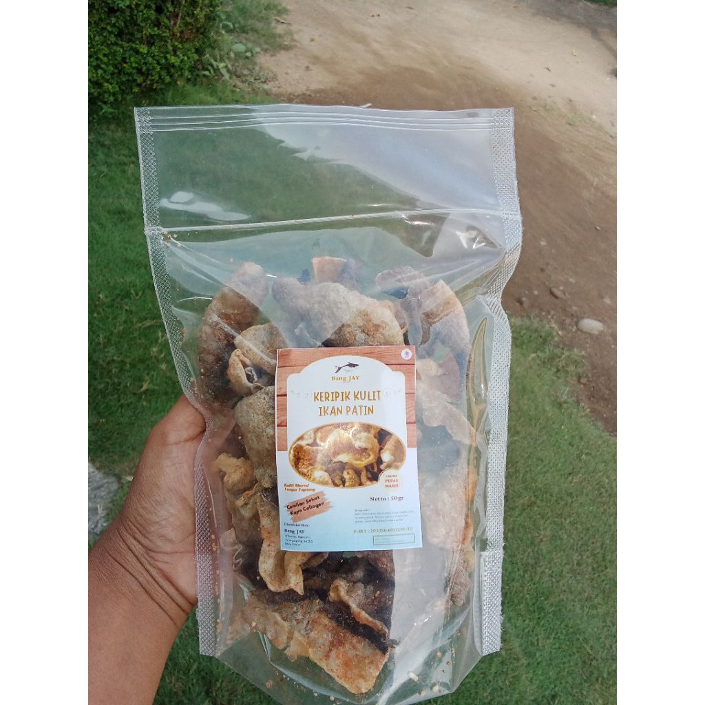 

Keripik Kulit Ikan Patin kemasan 50 grm (PEDAS DAN ORI)