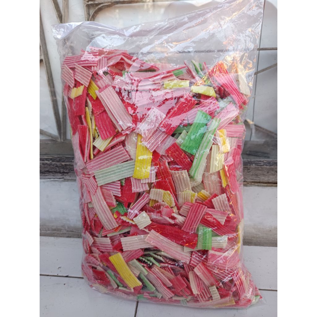 

kerupuk sisir mentah warna warni 1 kg