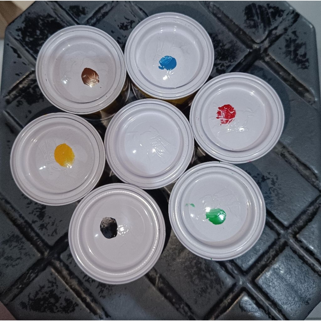 

Cat minyak kuda terbang 0,1 liter cat kayu dan cat besi