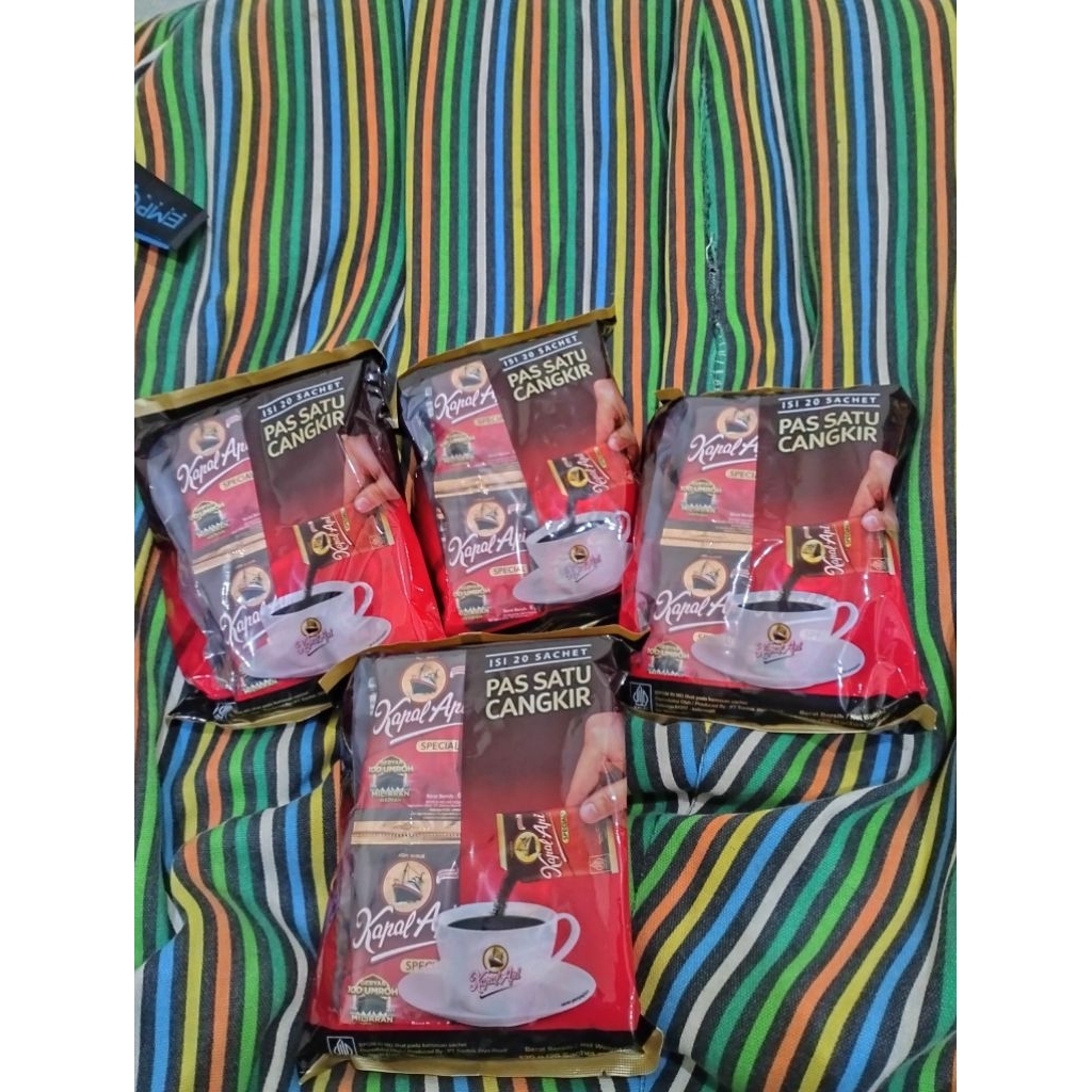 

Kopi kapal api sachet isi 20.