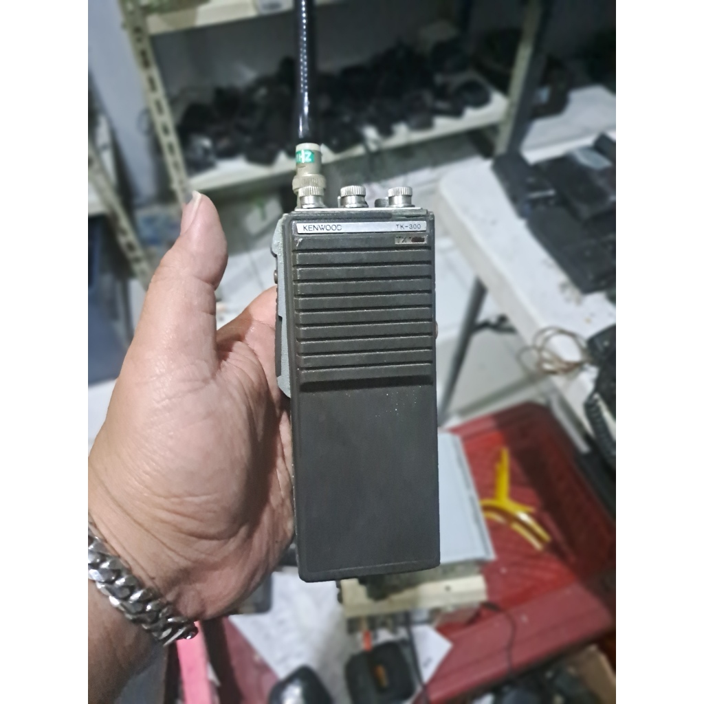 HT KENWOOD TK300 LEGENDARIS HT KENWOOD TK 300 COCOK DI KOLEKSI
