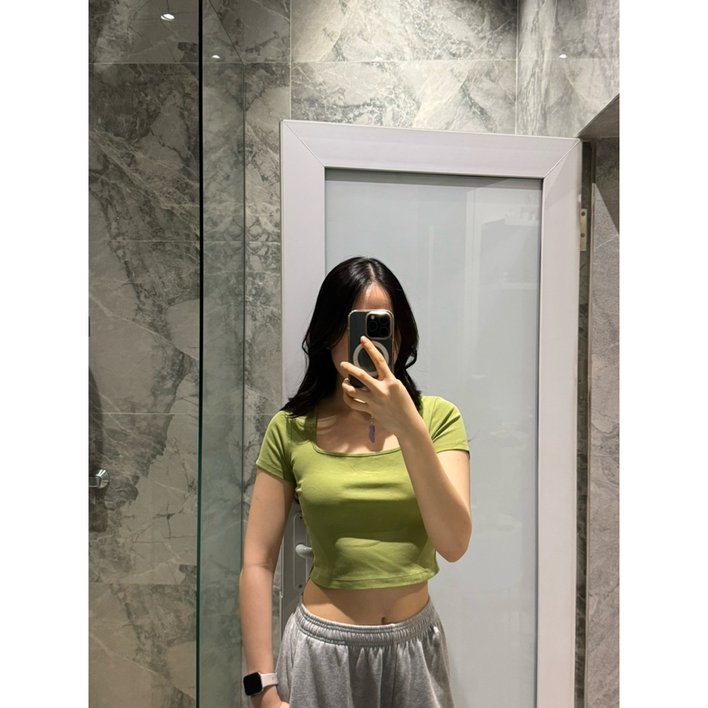 Uniqlo Crop top Square neck Preloved secondbyfel