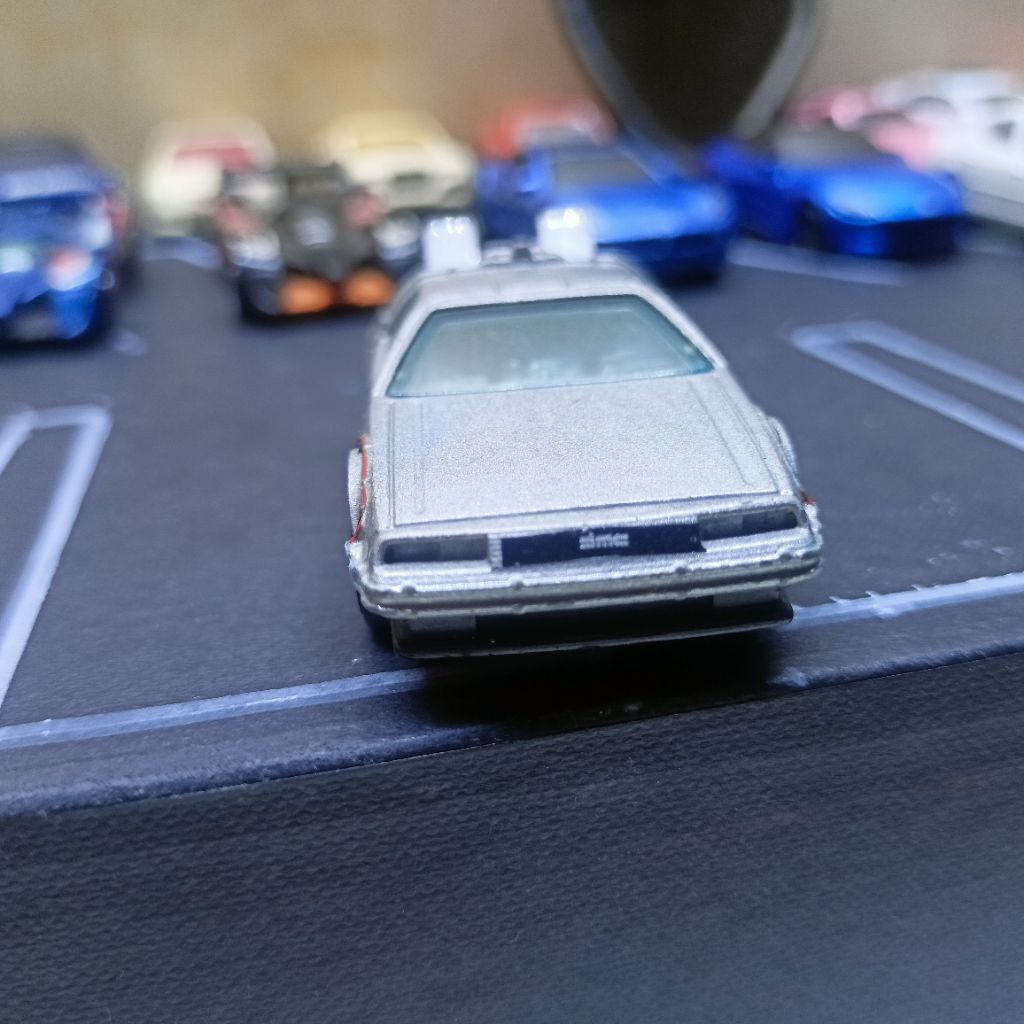 Hotwheels back to future time & machine