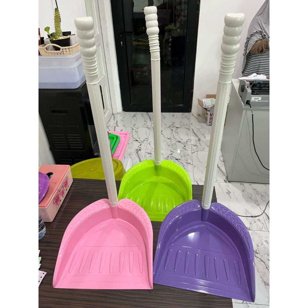 sekrop/ cikrak sampah