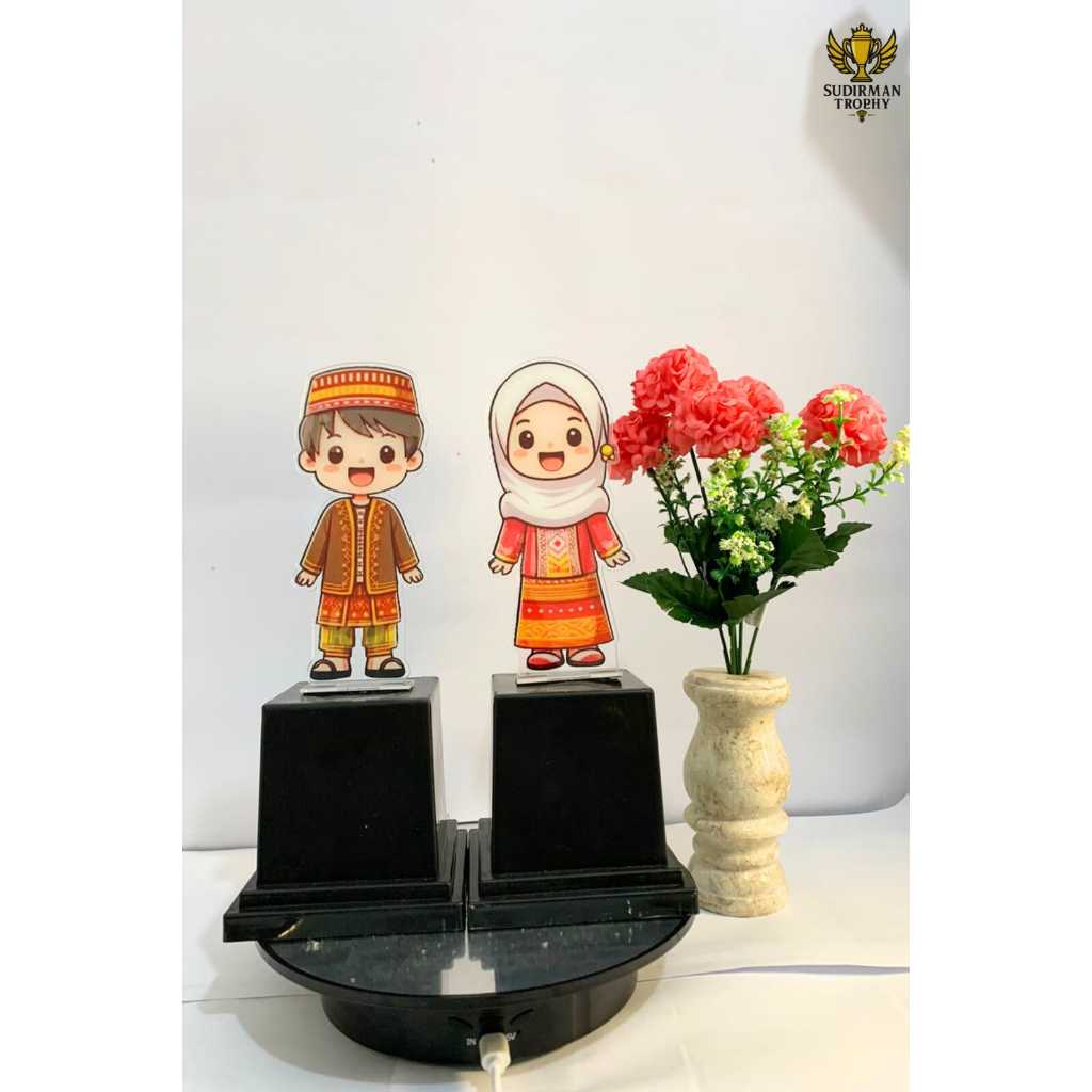 Piala Anak Wisuda Piala Anak Sekolah Piala Agustusan Akrilik Custom