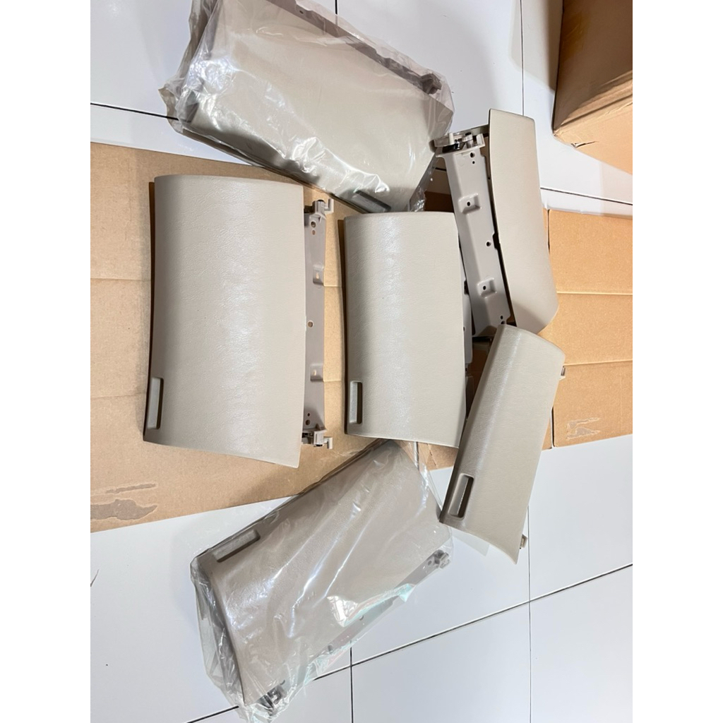 TUTUP LACI DASBOR ATAS TOYOTA INNOVA TAHUN 2004-2015 CREAM