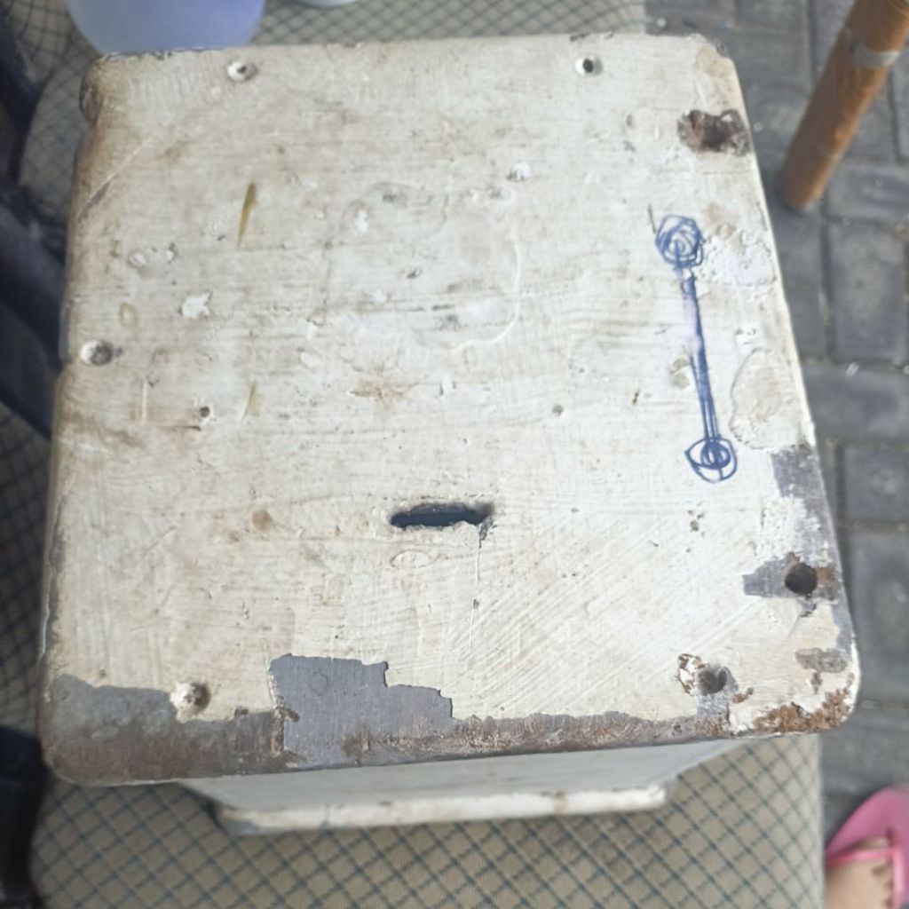 Beli Celengan Kuno dan Antik dewi dan papa