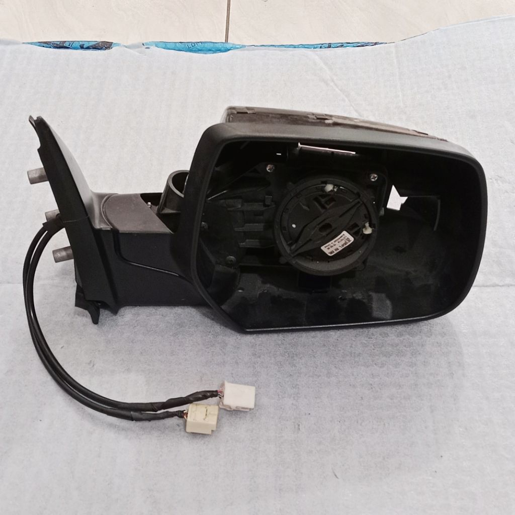 Spion Ford Everest 2009 2010 Kanan