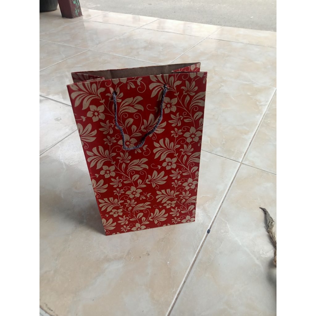 

Paperbag Motif Batik Uk 15x 8 x 25 cm