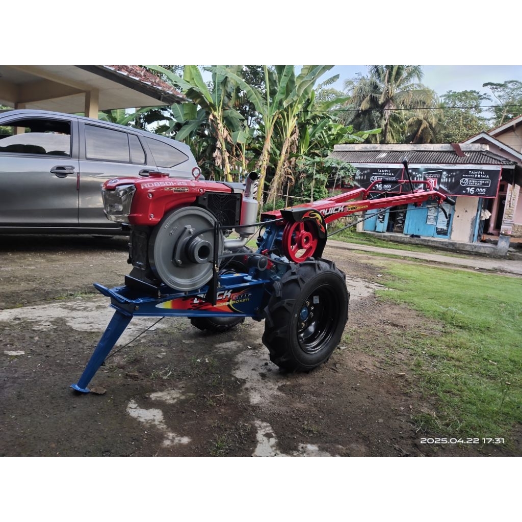 Traktor Quick G1000 Boxer Kubota