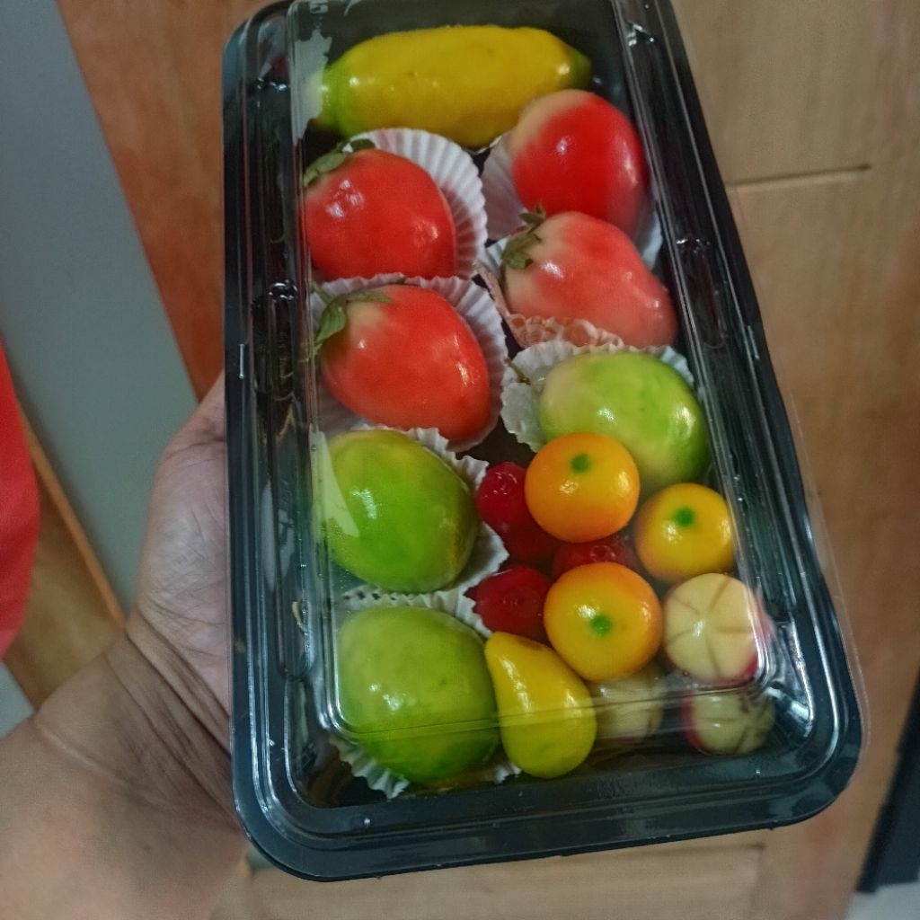 

Kue Lukchup Jumbo Megalodon Isi Buah