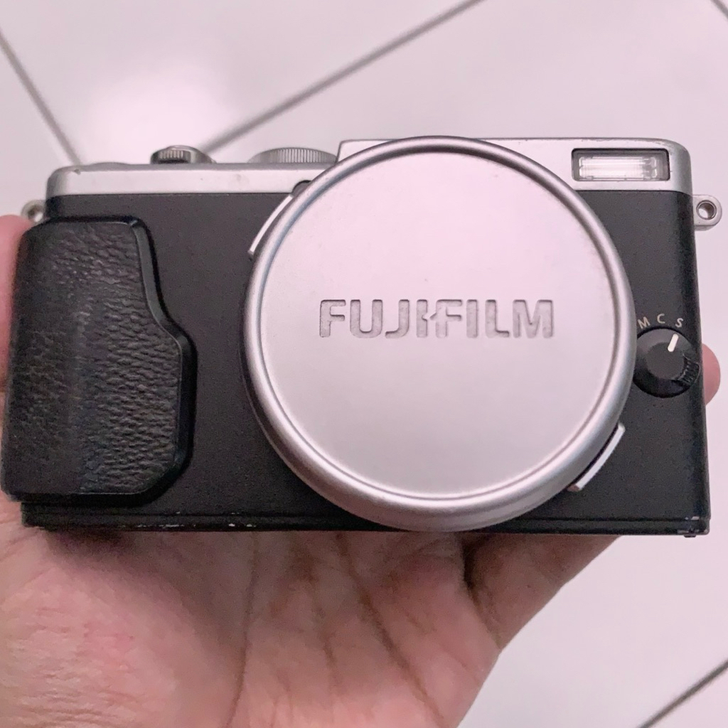 Fujifilm X70