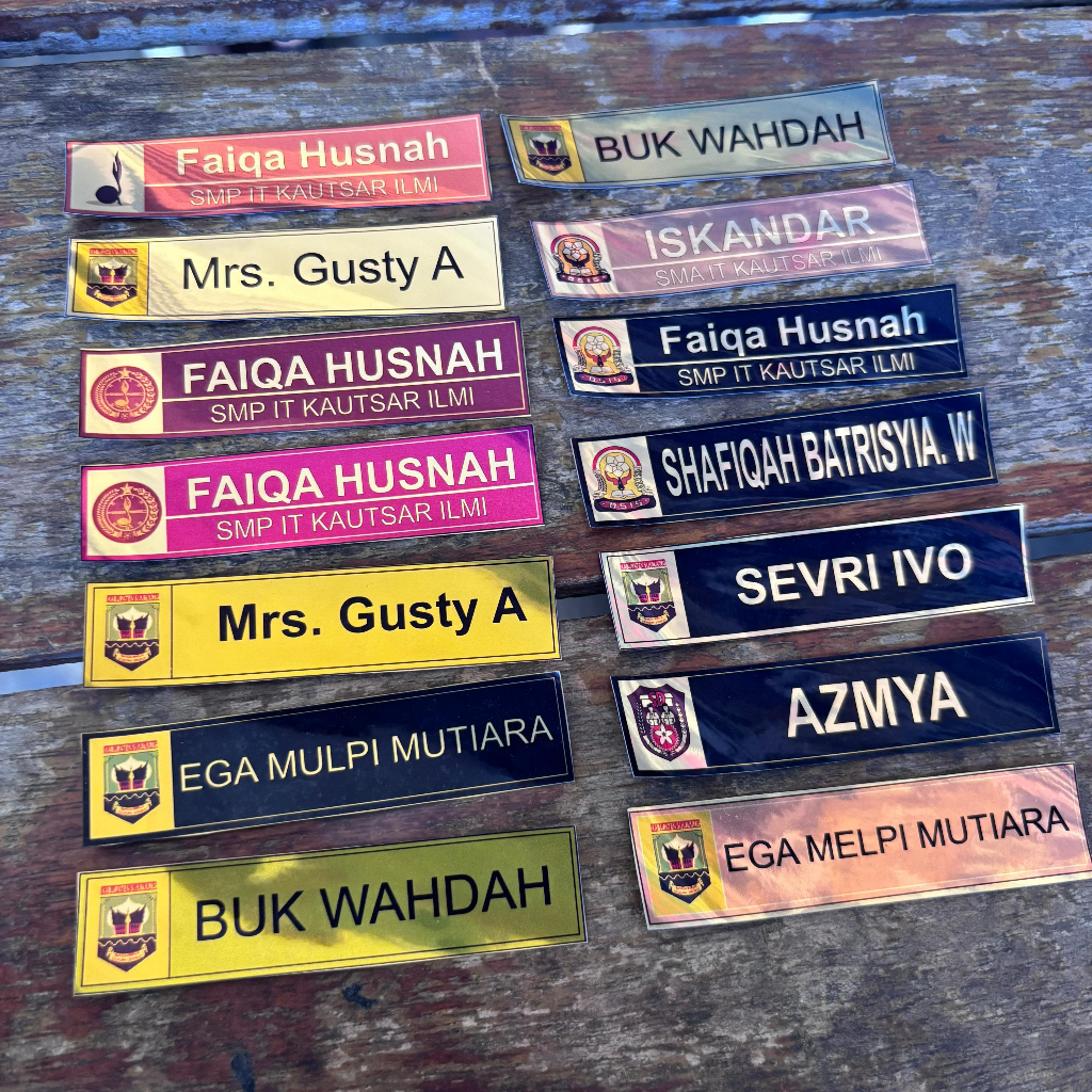 

Nametag tag nama papan nama dada peniti mengkilap glossy murah bagus berkualitas papan