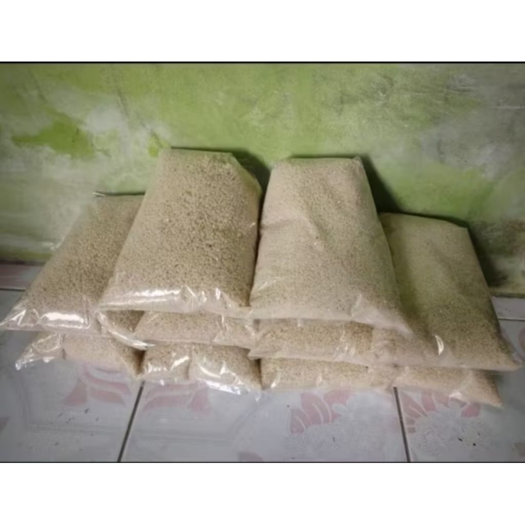 

Nasi tiwul/nasi oyek /beras singkong kering berkualitas terbaik .1kg