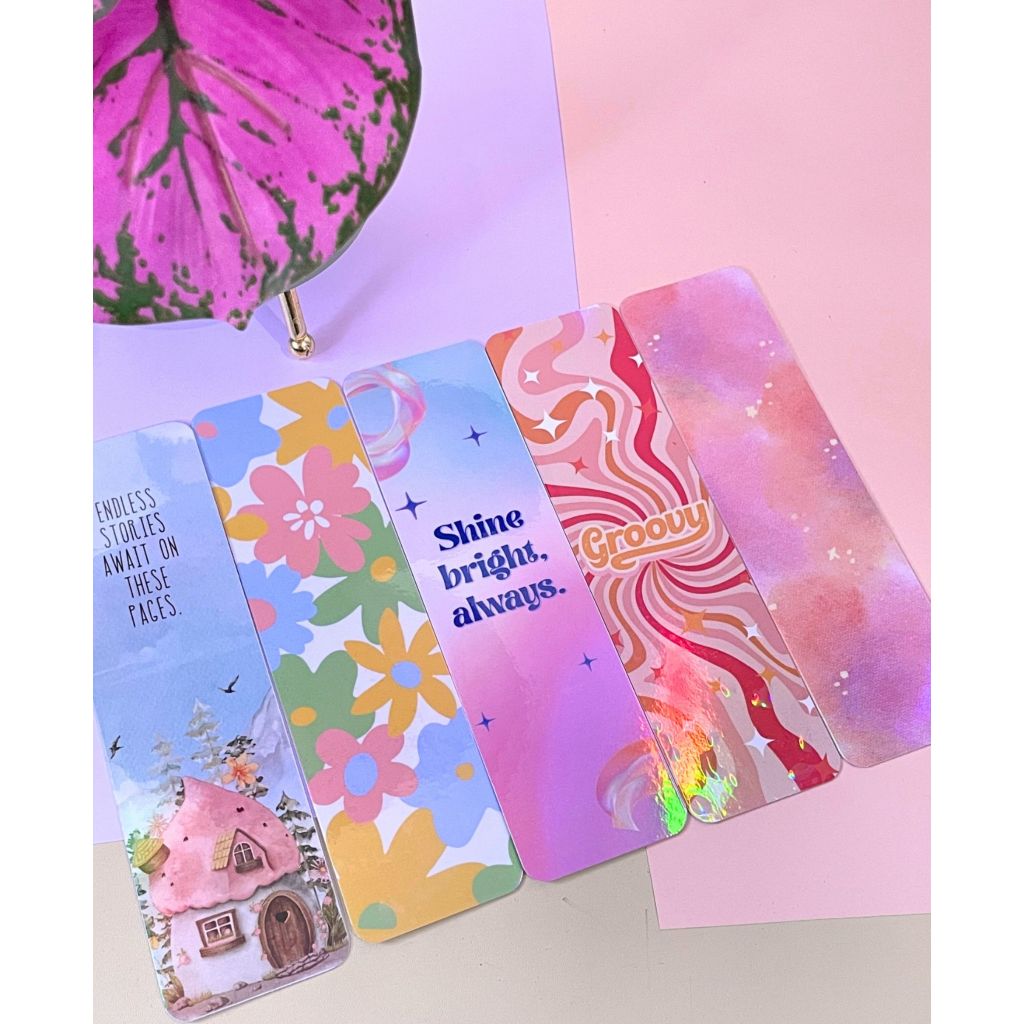

Bookmarks Cute Aesthetics Pembatas Buku