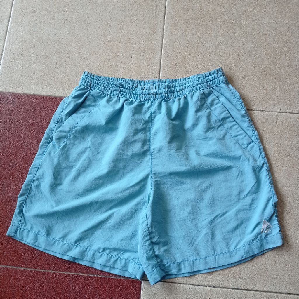 celana pendek /olahraga Nepa