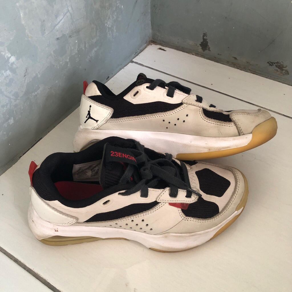 Sepatu Air Jordan 200E Summit 2nd