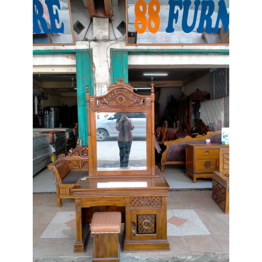 Meja Rias Jati Asli Tolet Jati ½ biro