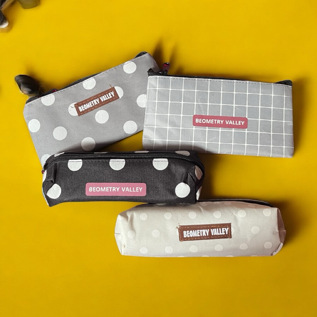 

KOTAK PENSIL POLOS / MOTIF ANAK KULIAH / SEKOLAH (REAL PICT)