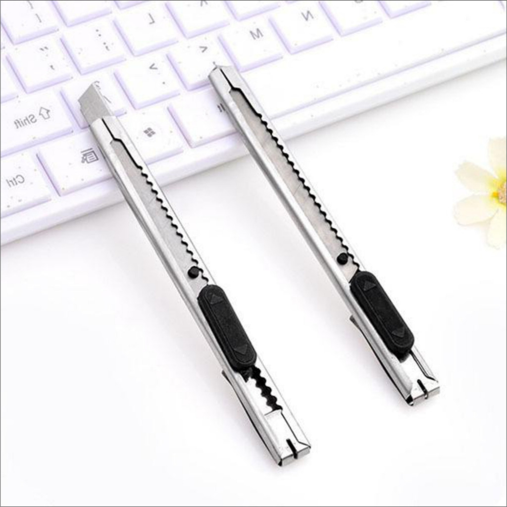 

Pisau Cutter besi mini / Cutter stainlees / Karter besi / Cuter pisau/cutter tajam/cutter tebal/cutter murah tajam tebal