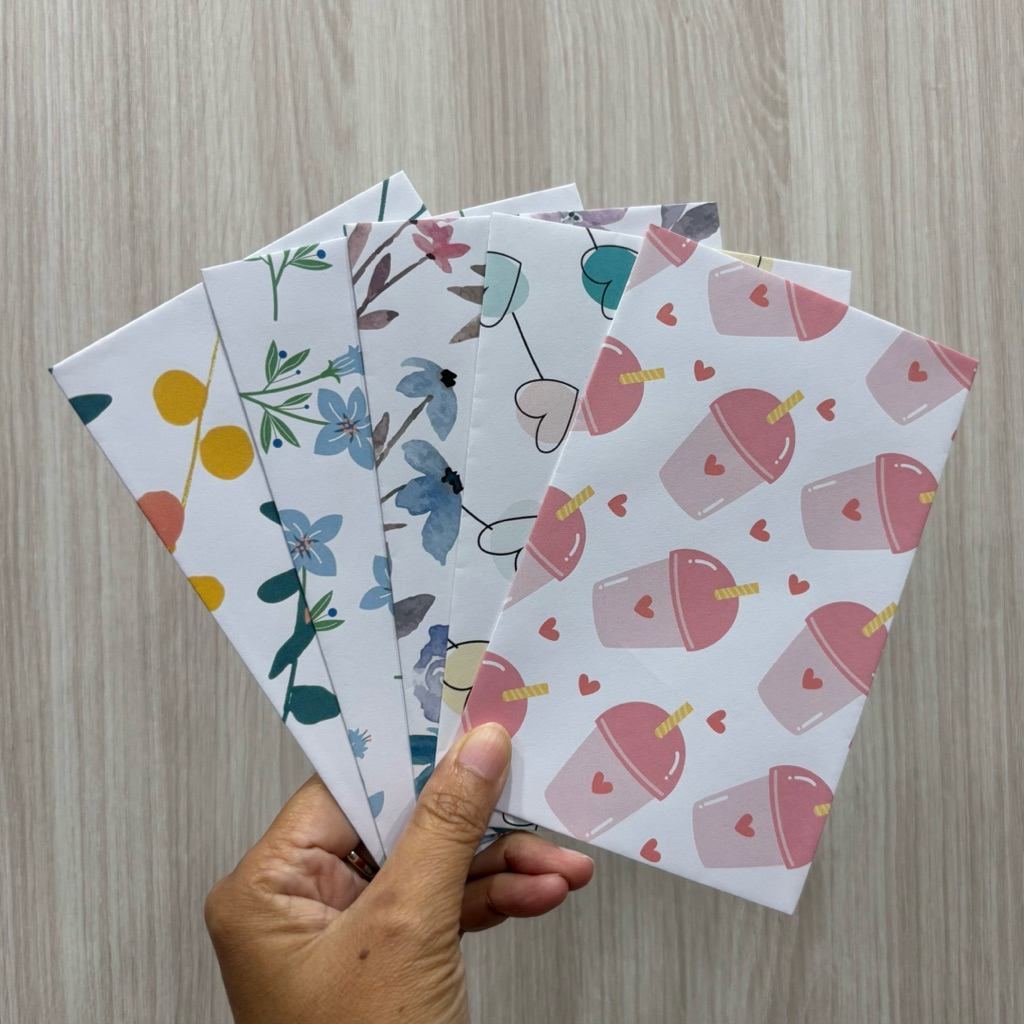 

Random Amplop A6 sekitar 10x15 cm Motif Lebih 500 Macam Aesthetic Semua