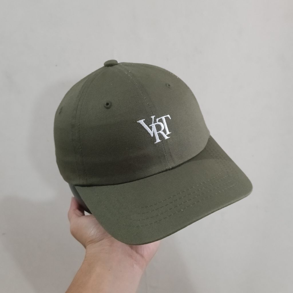 TOPI CASUAL. VERUTUM. BRAND. TOPI SIMPLE CAPS