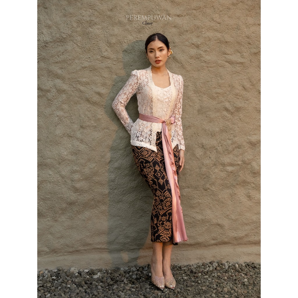PEREMPUWAN Atasan Kebaya Bali Kutu Baru Brokat Putih Wisuda Kondangan Wanita Modern Elegant Premium