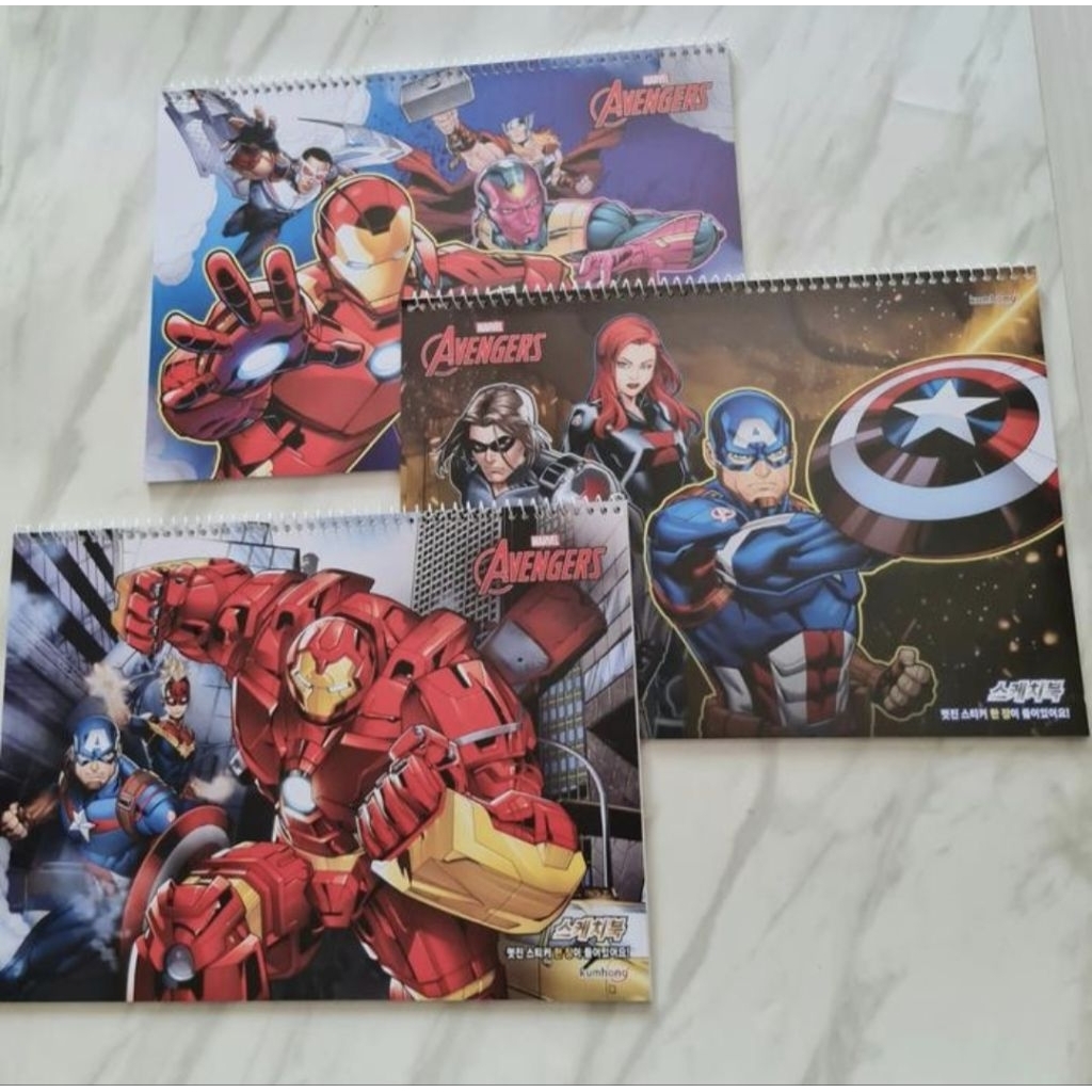 

Buku gambar tebal Marvel Avenger + stiker