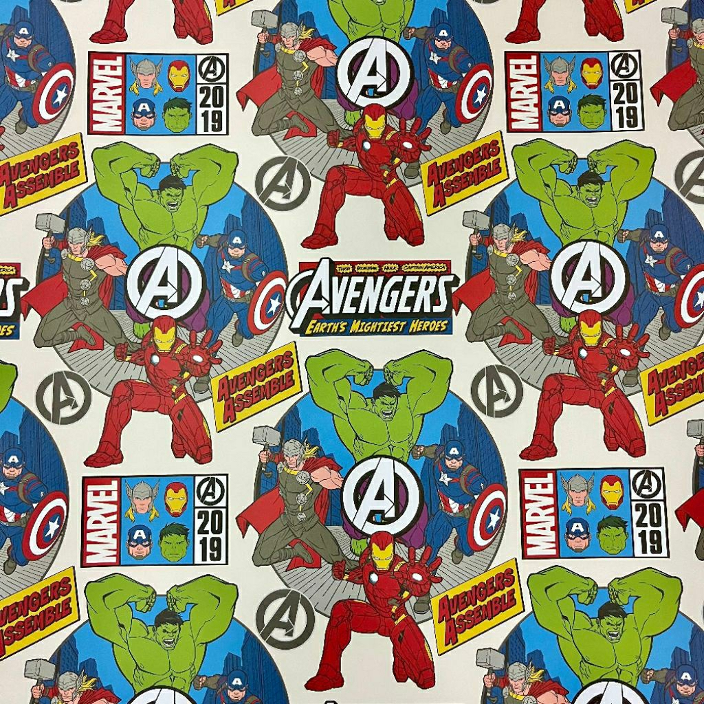 

Kertas Kado Jumbo Sansan Wawa Motif Avengers / Marvel / Disney - SW 652