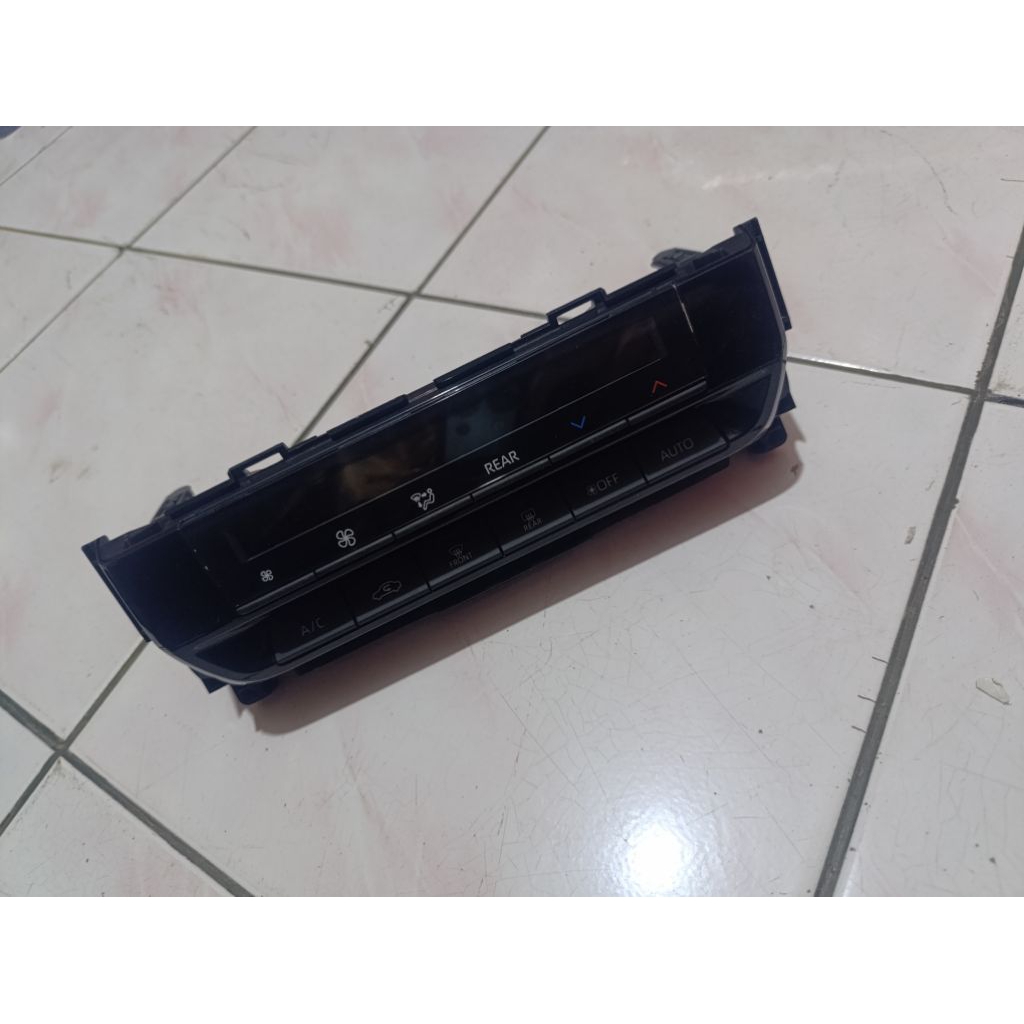 control digital ac Toyota Innova zenix original
