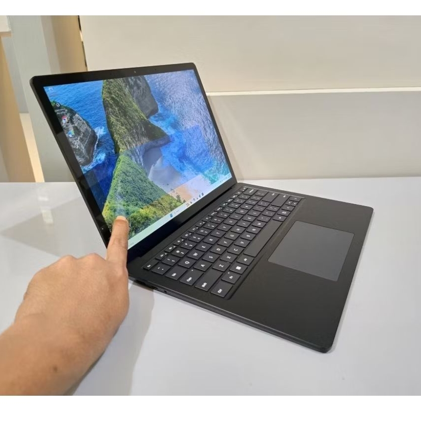 Laptop Microsoft Surface Laptop  4 Intel Core i7 Gen 1185G7  15-Inch Corning Glass