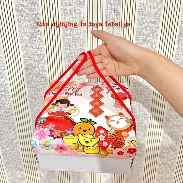 

Cake Box Kue Tart Imlek Kardus Roti Lapis Legit Sinci Cny Ukuran 22x22x12 cm