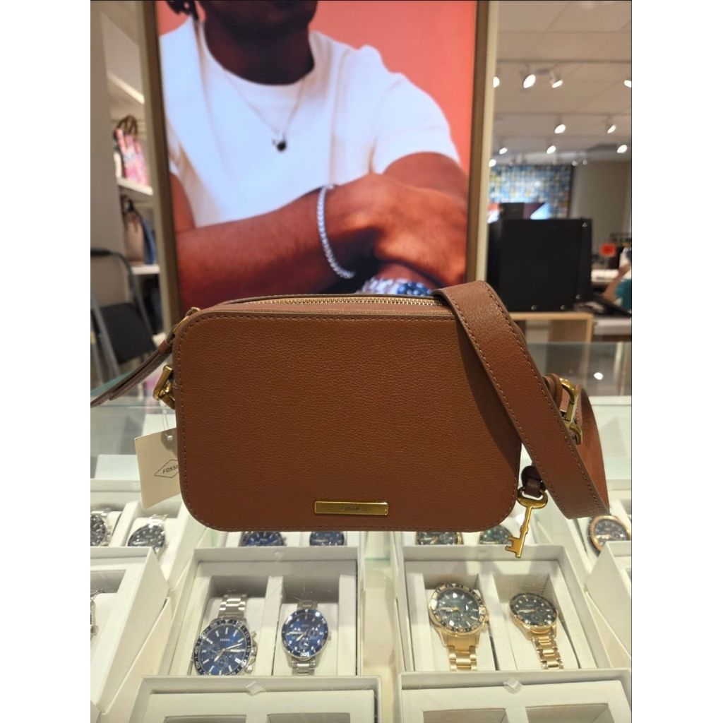 tasFossil Bryce Small Crossbody Medium Brown n