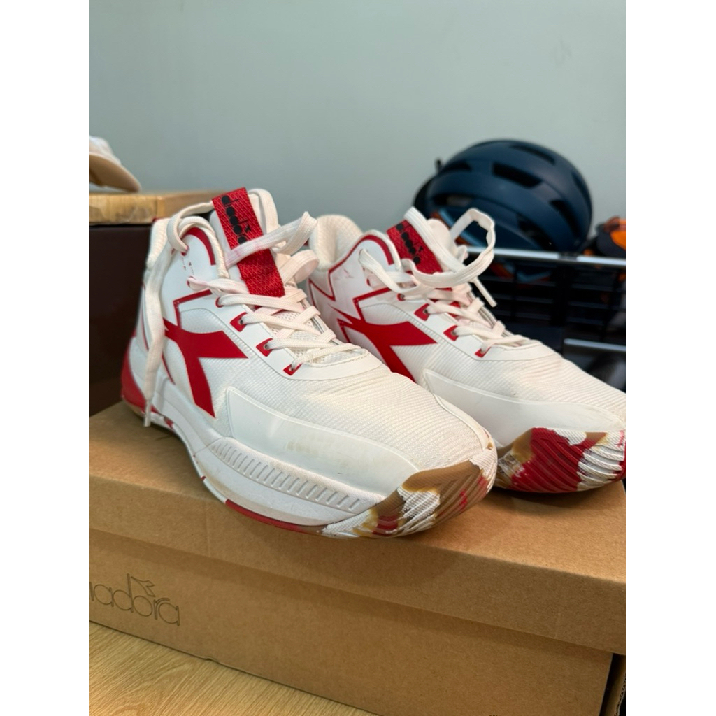 PRELOVED - SEPATU BASKET PRIA /BASKETBALL SHOES MEN size EUR 42/US 8,5/insole 26,5 CM