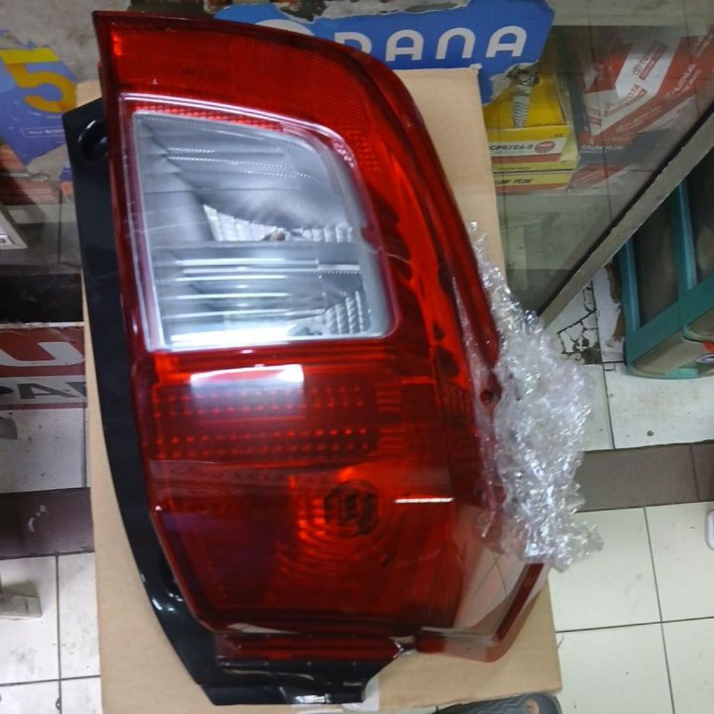 lampu stop kiri toyota calya sigra
