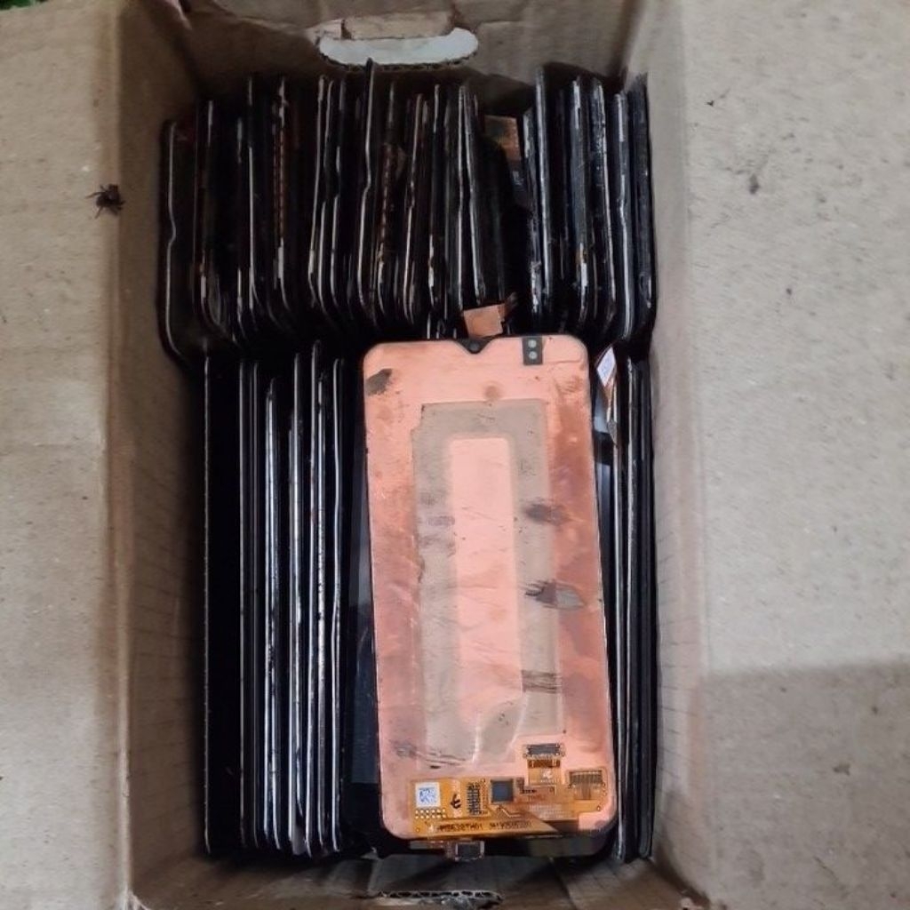 LCD bekas rusak/ LCD rusak/ lcd minus / kanibalan / lcd kiloan / flexy lcd